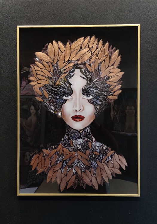 Lady Siostra Szafiro Copper, plakat zdobiony 50x70 cm, v2, alu frame gold, black wall.jpg