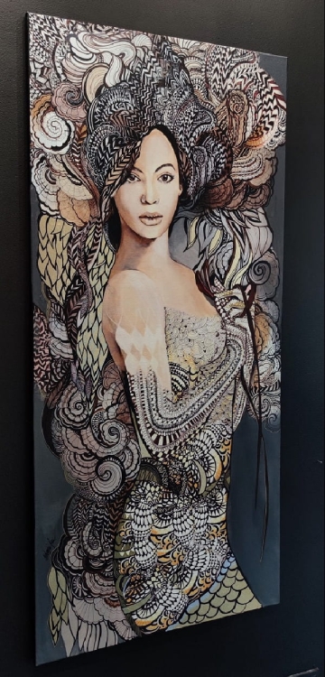 Madame Butterfly B, 70x150 cm, technika mieszana, Maggie Piu, black wall, left side.jpg