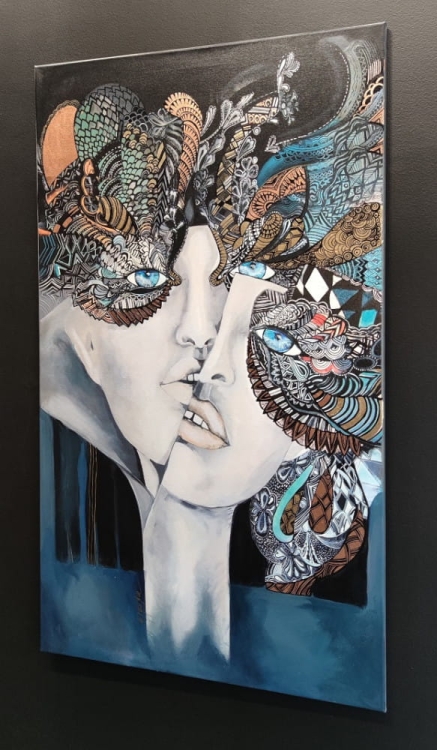 Mistrz i Małgorzata, 70x120 cm, technika mieszana, Maggie Piu, black wall, right side.jpg