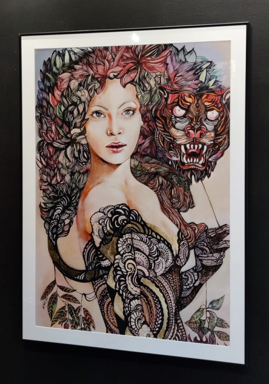 Każdy ma swojego tygrysa, plakat 70x100 cm, białe pass-partout i czarna alu rama 80x110 cm połysk, black wall, right side.jpg