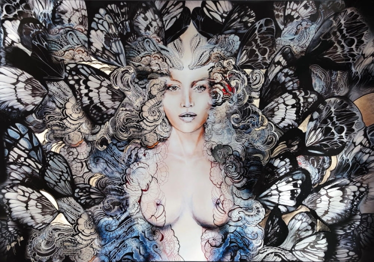 Carmen Freewolna silver, 70x50 cm, plakat zdobiony przez Maggie Piu.jpg