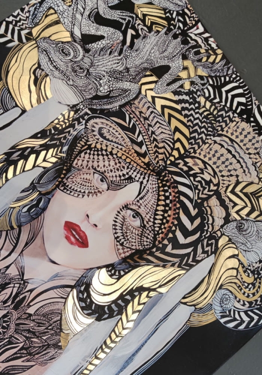 Lady Setsujo, pkakat zdobiony 70x100 cm gold, detal perspektywa 4.jpg