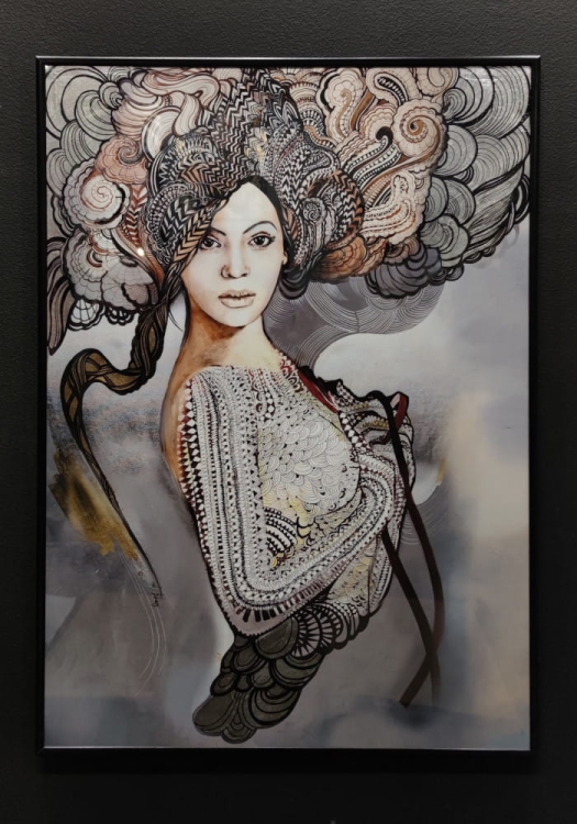 Madame Buterfly B. plakat zdobiony 50x70, black alu frame, połysk, black wall .jpg