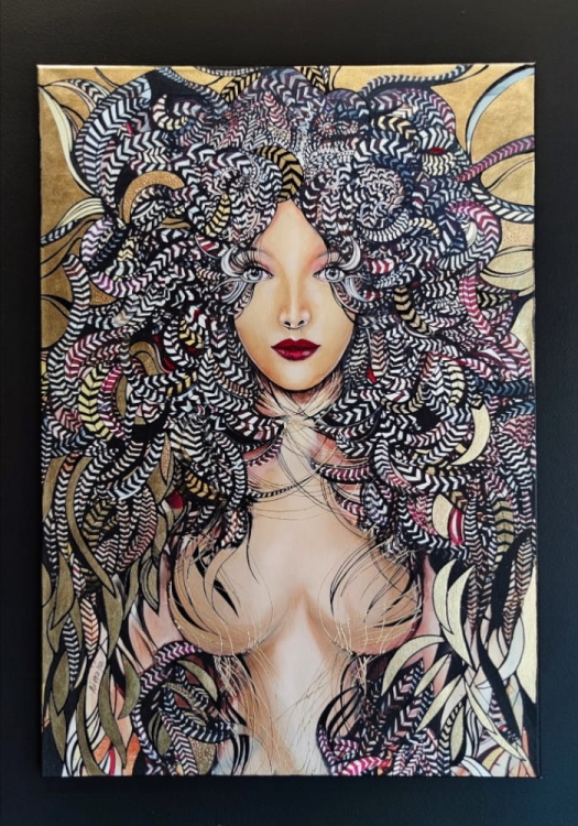 Lady Mida, 70x100 cm, technika mieszana, Maggie Piu, black wall.jpg