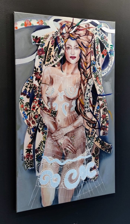 Miodobranie, 70x120 cm, giclee, Maggie Piu, 2022.02, black wall, left side.jpg