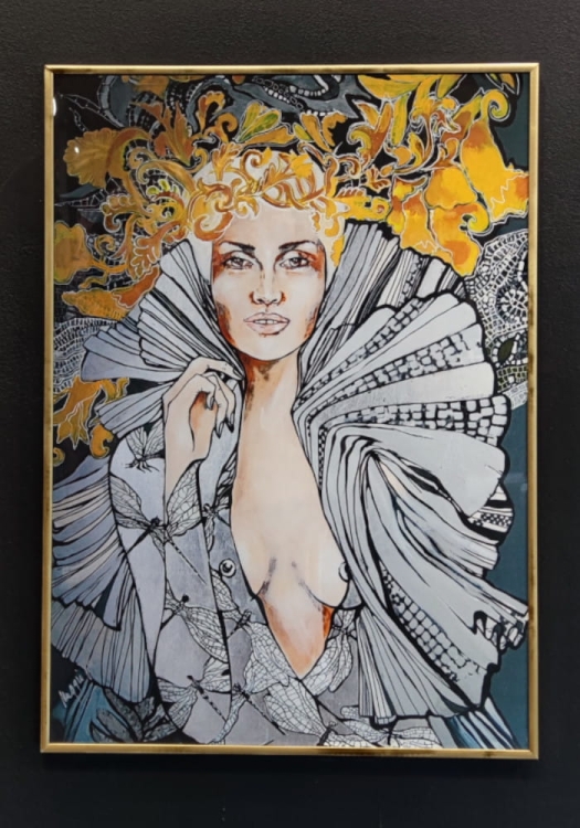 Lady Ważka 50x70, rama alu gold 50x70 cm, połysk, black wall.jpg