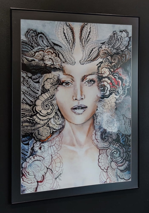 Carmen face-to-face 70x100 cm, czarne passe-partout, rama alu black 80x110 cm, antyrefleks, left side.jpg