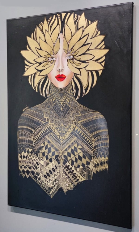 Lady Kin, 60x90 cm, akryl na płótnie, on the grey wall, right perspective.jpg