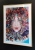Medusa-2_plakat_50x70_cm_białe_passe-partout_rama_alu_gold_60x80_cm_black_wall_right_perspective.jpg