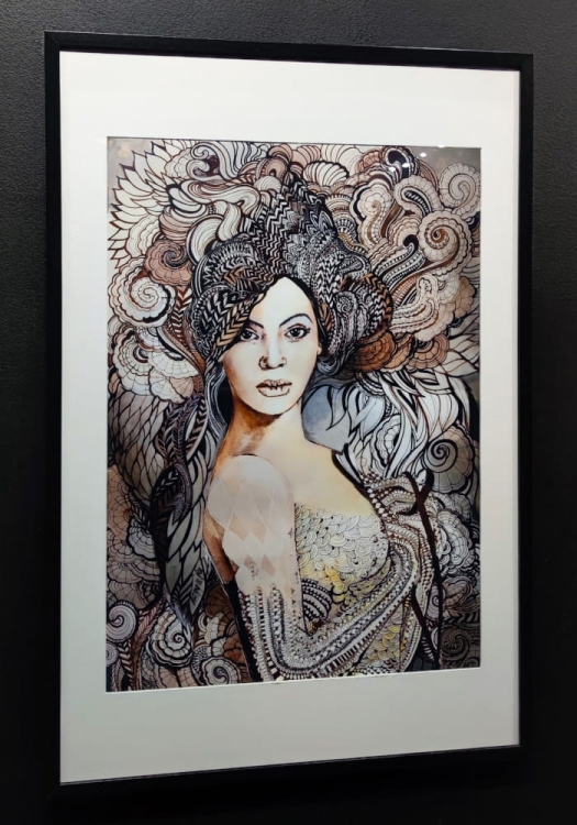 Madame Butterfly Decor, 50x70 cm, rama basic 62x92 cm, left perspective, black wall.jpg