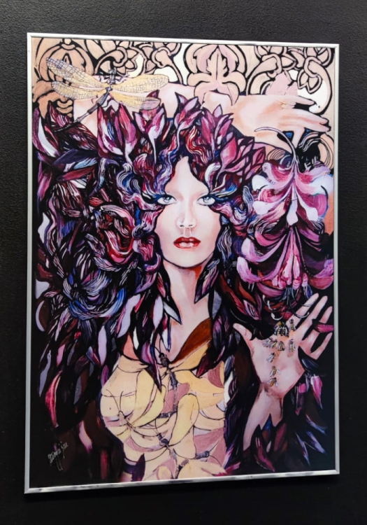 Lady Tonbo, 50x70 cm, silver frame, black wall, left perspective.jpg
