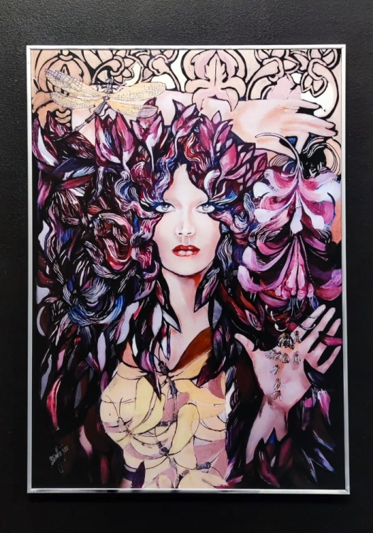 Lady Tonbo, 50x70 cm, silver frame, black wall.jpg