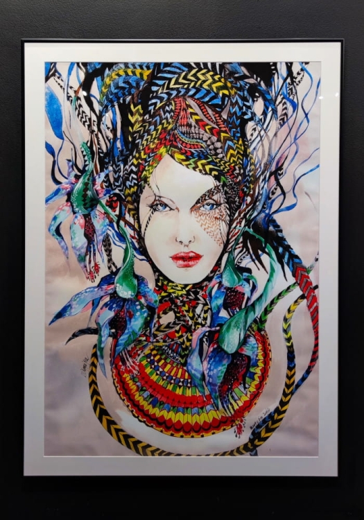 Kundry 2, plakat 70x100 cm, białe pass-partout i czarna alu rama 80x110 cm połysk, black wall v2.jpg