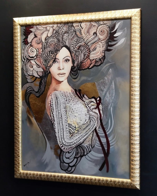 Madame Butterfly Grey 90x120 cm, technika mieszana, Maggie Piu, right perspective.jpg